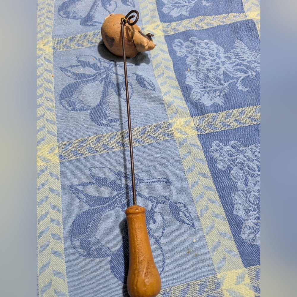 Candle Snuffer ( Free With $50.00 Purchase)